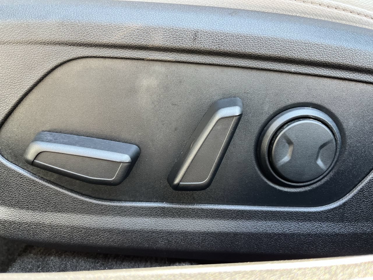 Used 2021 Hyundai Elantra Limited FWD image 24