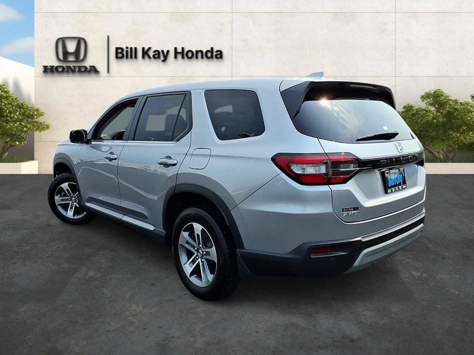 Used 2025 Honda Pilot EX-L image 6