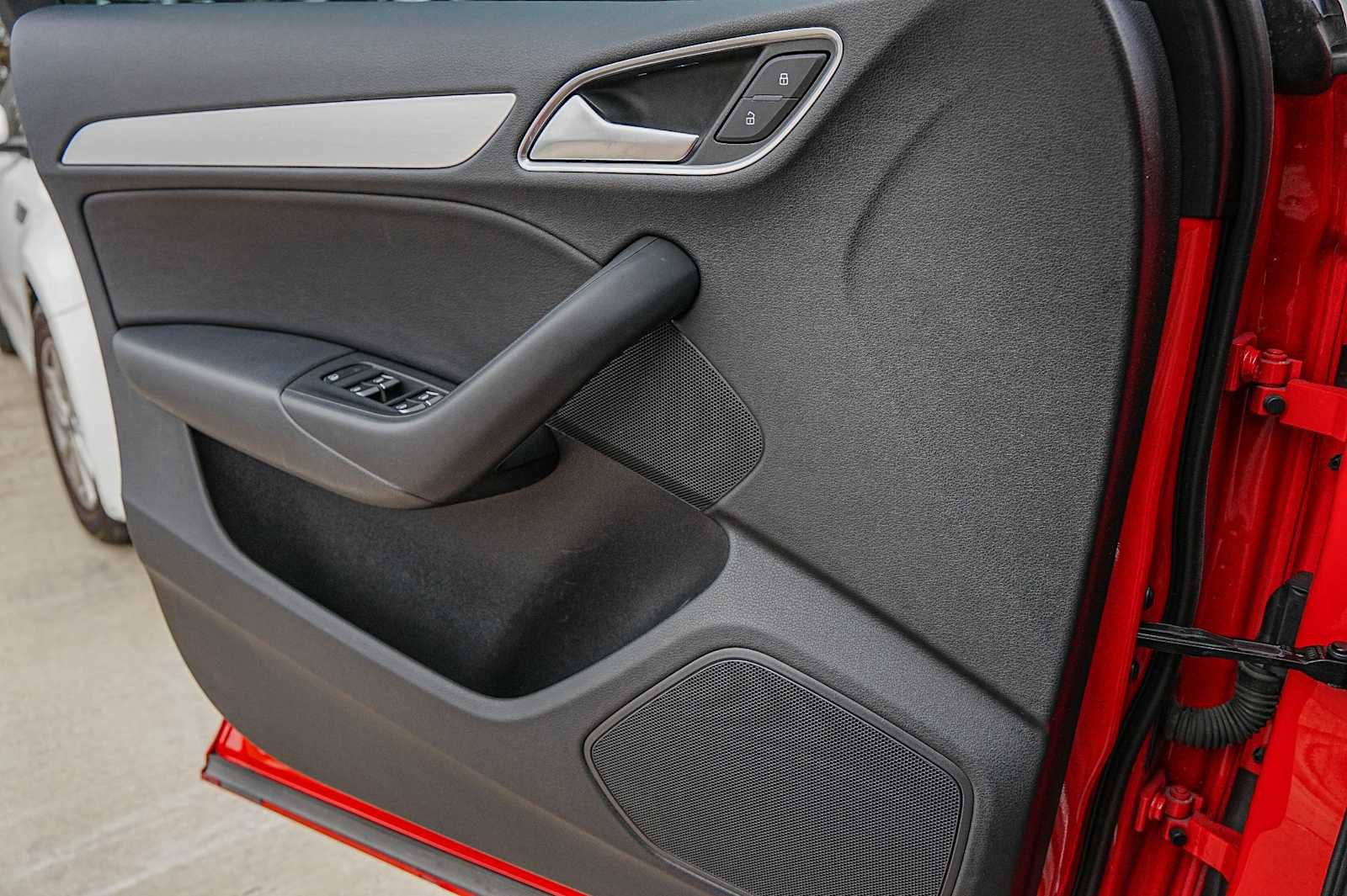 Used 2018 Audi Q3 2.0T Premium image 23