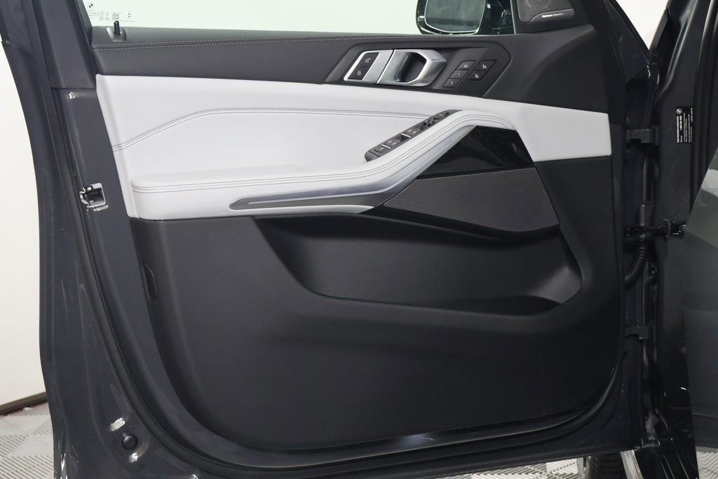 New 2026 BMW X5 xDrive40i w/ M Sport Package image 7