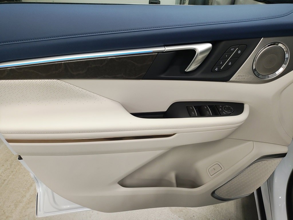 New 2026 Buick Enclave Avenir image 27