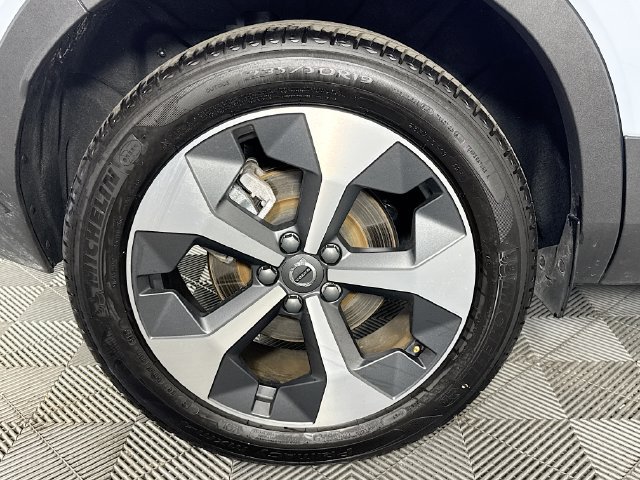 Used 2026 Volvo XC40 B5 Plus AWD/4WD image 30