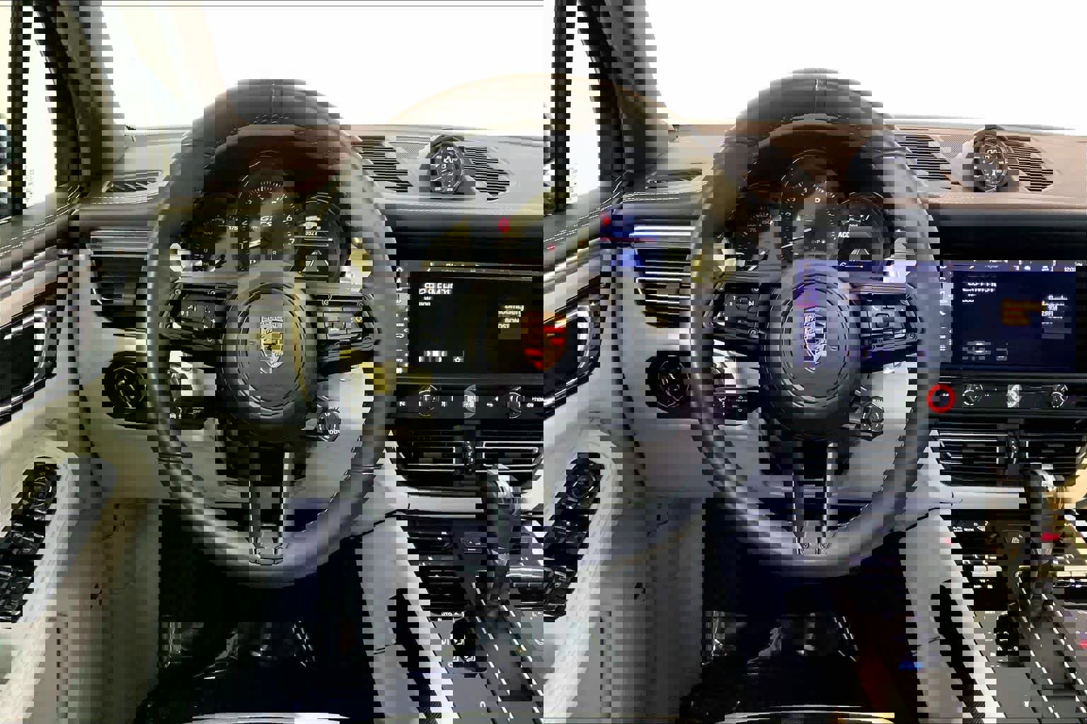 Used 2025 Porsche Macan GTS image 15