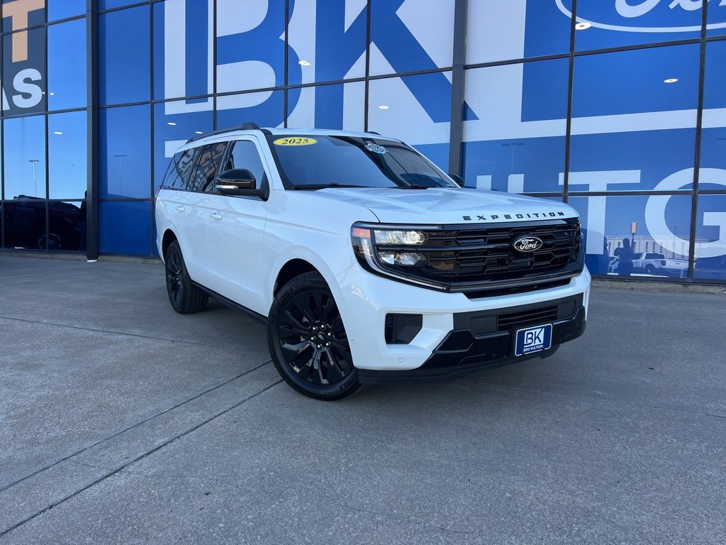 Used 2025 Ford Expedition Platinum w/ Stealth Appearance Package