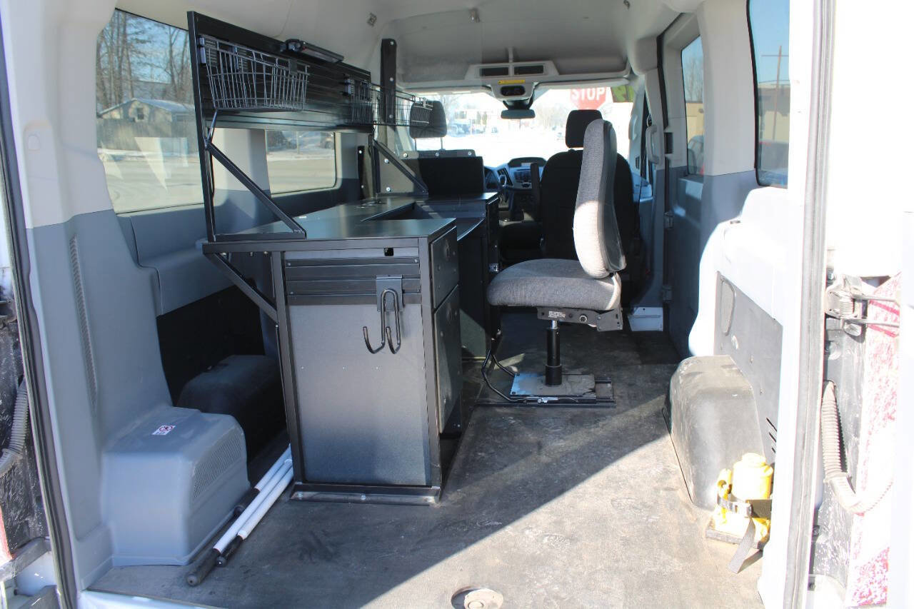 Used 2019 Ford Transit 150 XLT image 5