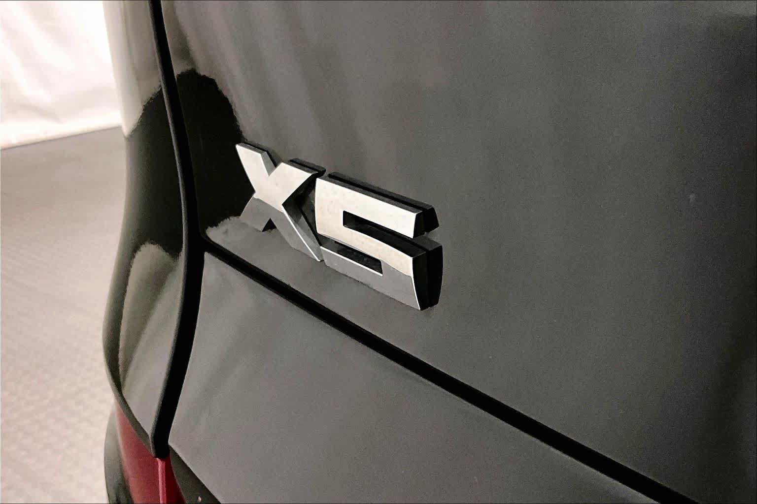 Used 2024 BMW X5 M60i AWD/4WD image 9