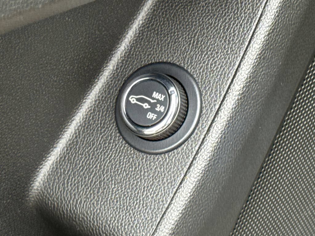 Used 2023 Chevrolet Traverse LT AWD/4WD image 23