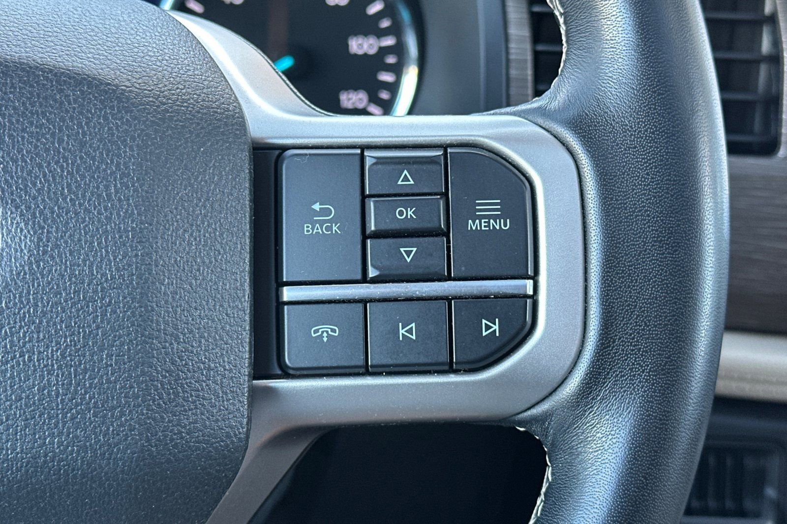 Used 2024 Ford Expedition Limited image 32