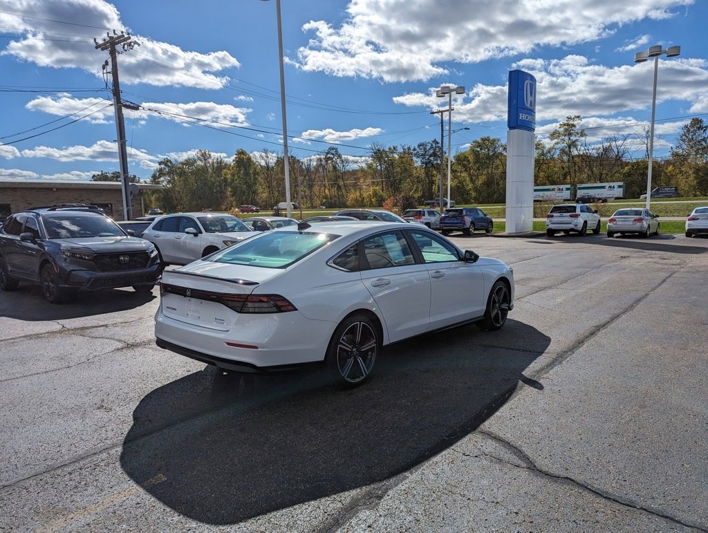 Certified 2025 Honda Accord Sport image 3