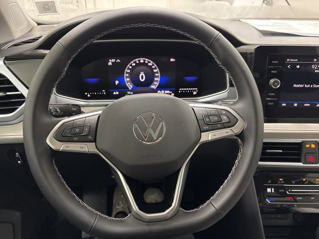 New 2025 Volkswagen Taos SE image 10
