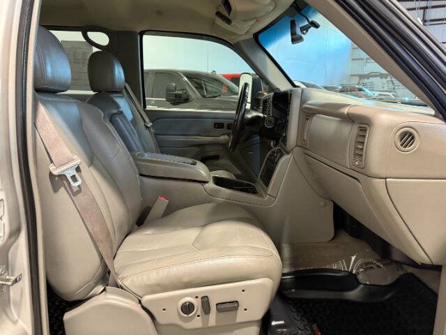 Used 2006 Chevrolet Silverado 2500 LT w/ Heavy-Duty Power Package AWD/4WD image 16