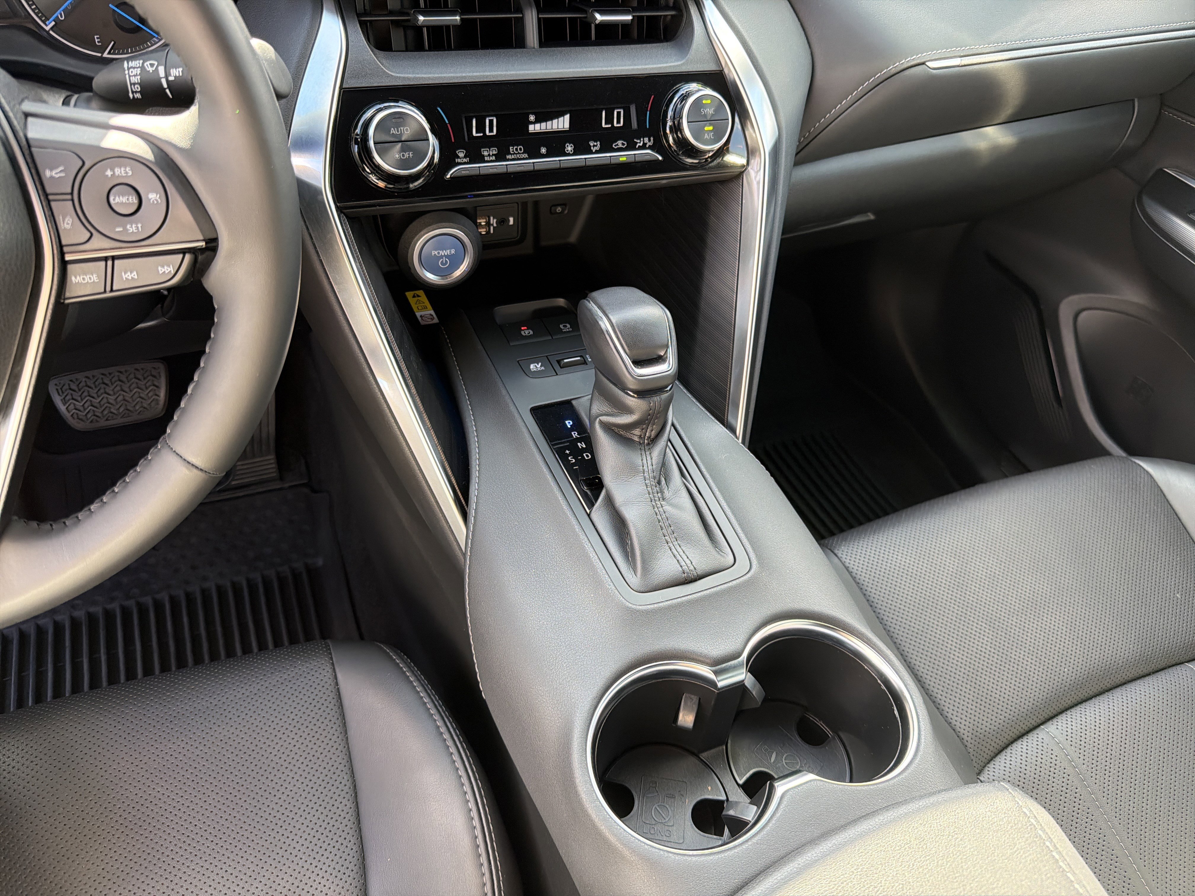 Certified 2021 Toyota Venza XLE w/ Softex Package image 9