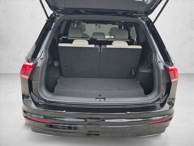 Used 2021 Volkswagen Tiguan SE R-Line FWD image 6