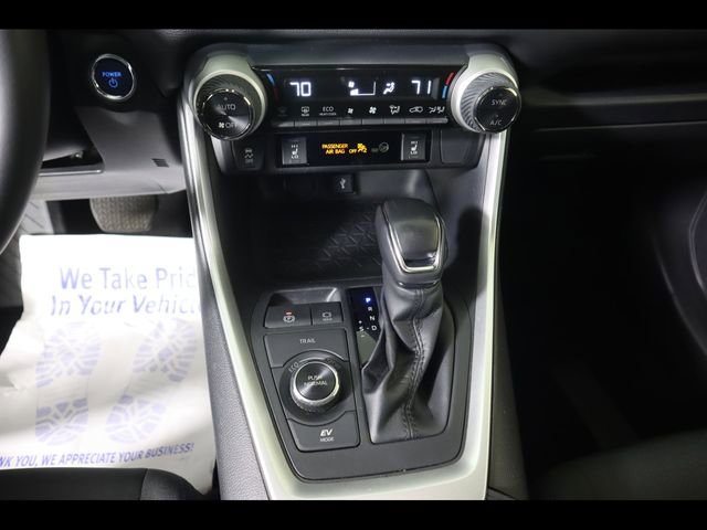 Used 2022 Toyota RAV4 SE w/ Convenience Package image 27