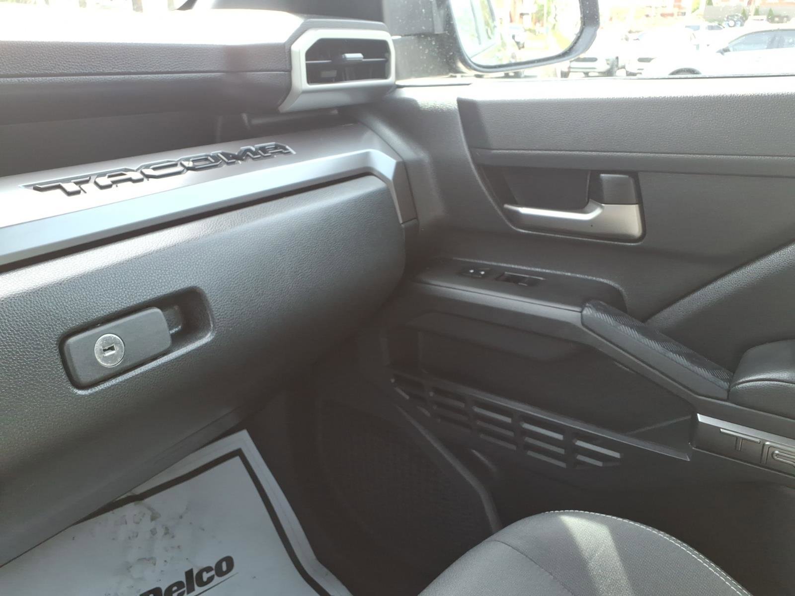 Used 2025 Toyota Tacoma TRD Sport image 27