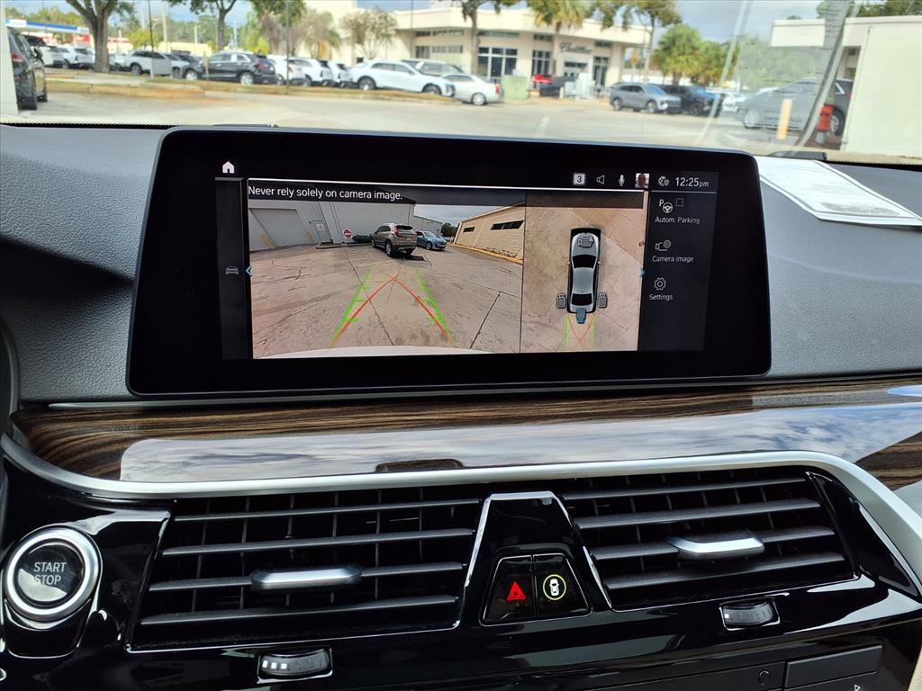 Used 2020 BMW 530e w/ Premium Package image 25