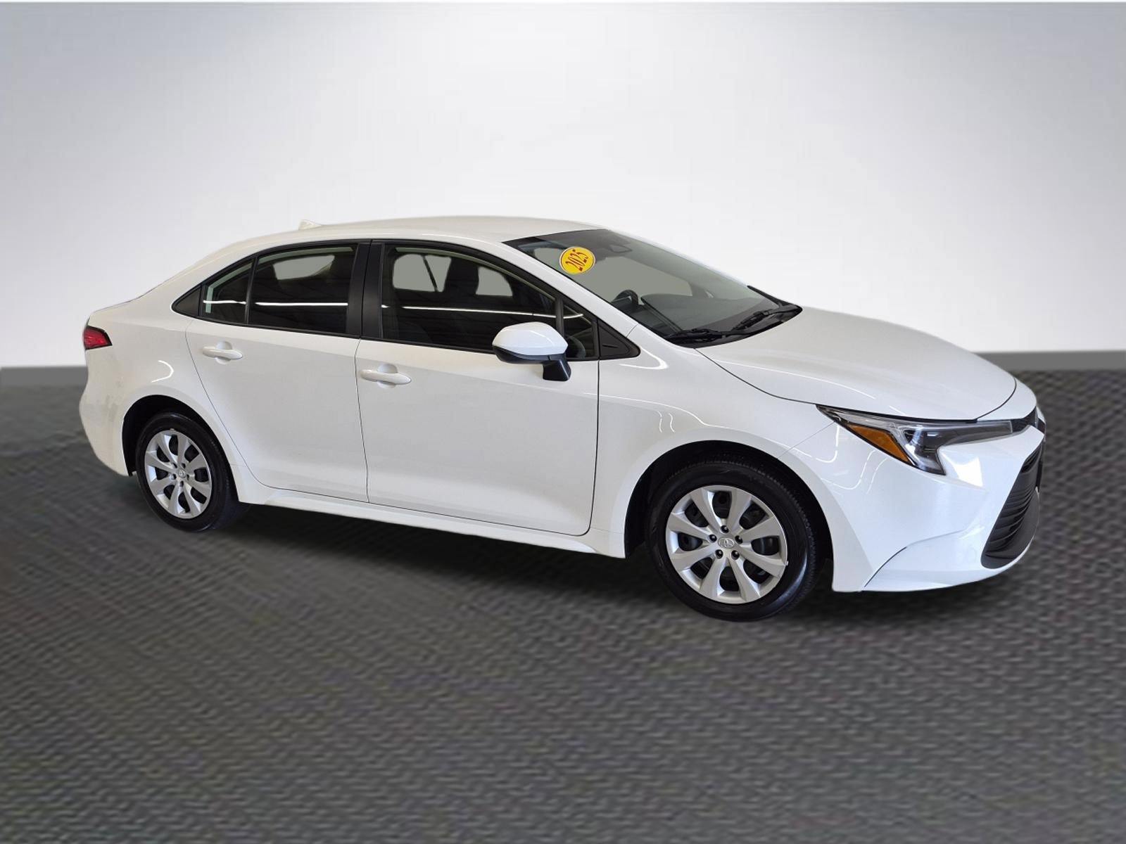 Used 2025 Toyota Corolla LE FWD image 3