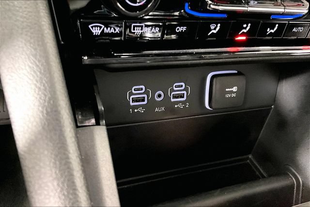 Used 2024 Jeep Grand Cherokee Limited w/ Black Appearance Package RWD image 15