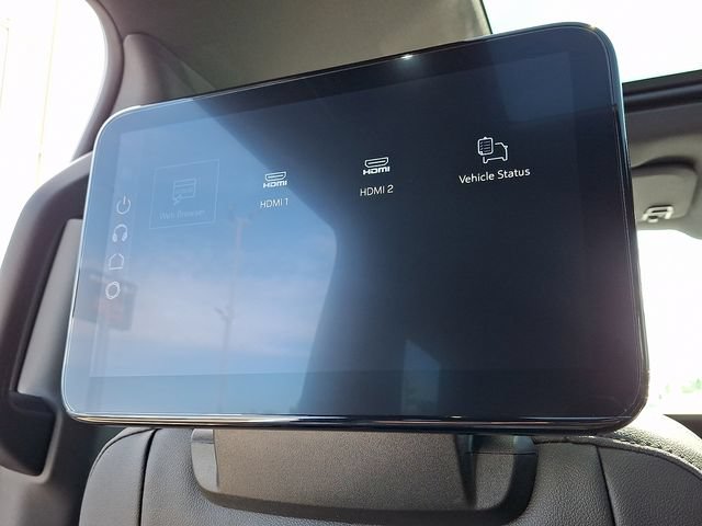 New 2026 GMC Yukon AT4 w/ AT4 Premium Plus Package AWD/4WD image 7