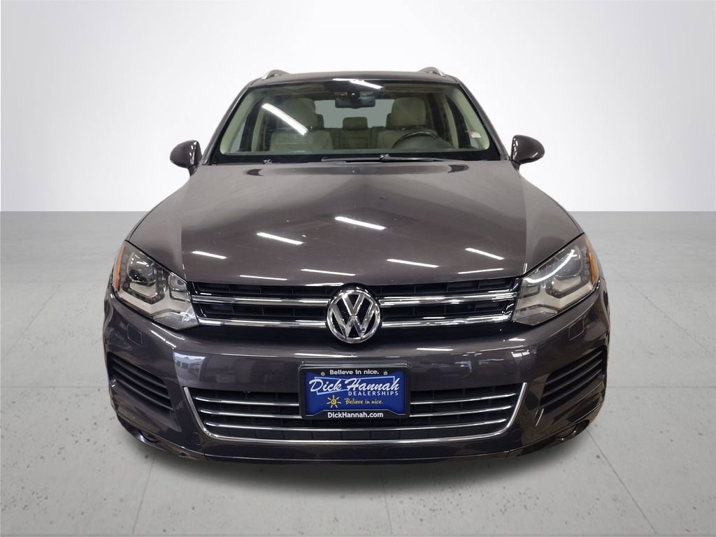 Used 2012 Volkswagen Touareg TDI image 3