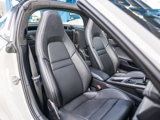 Certified 2022 Porsche 911 Targa 4S w/ Premium Package image 54
