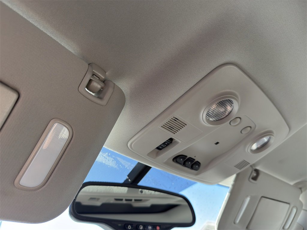 Used 2014 Chevrolet Traverse LT image 28