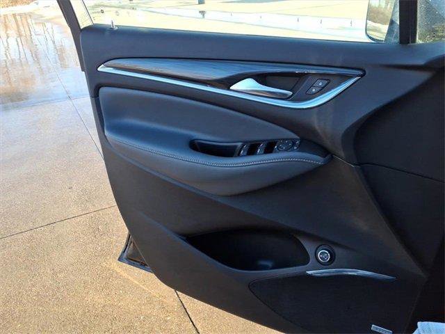 Used 2023 Buick Enclave Essence image 19