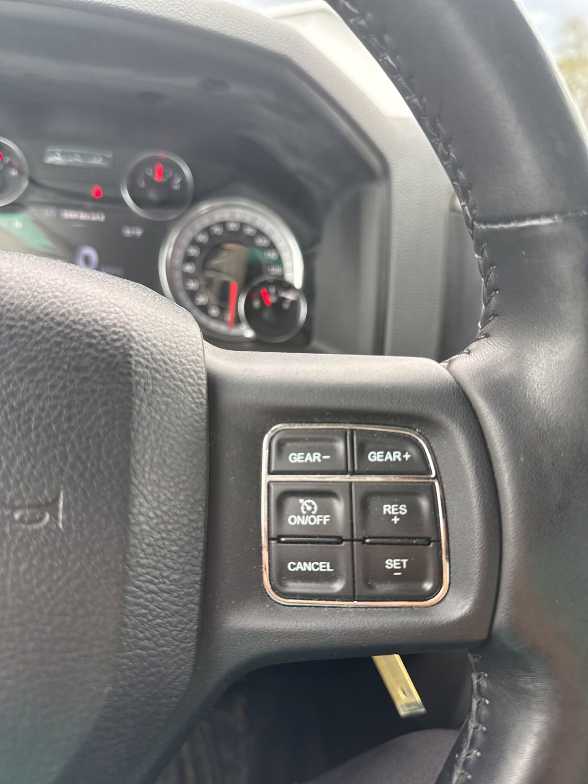 Used 2020 RAM 1500 Classic SLT w/ Luxury Group RWD image 16
