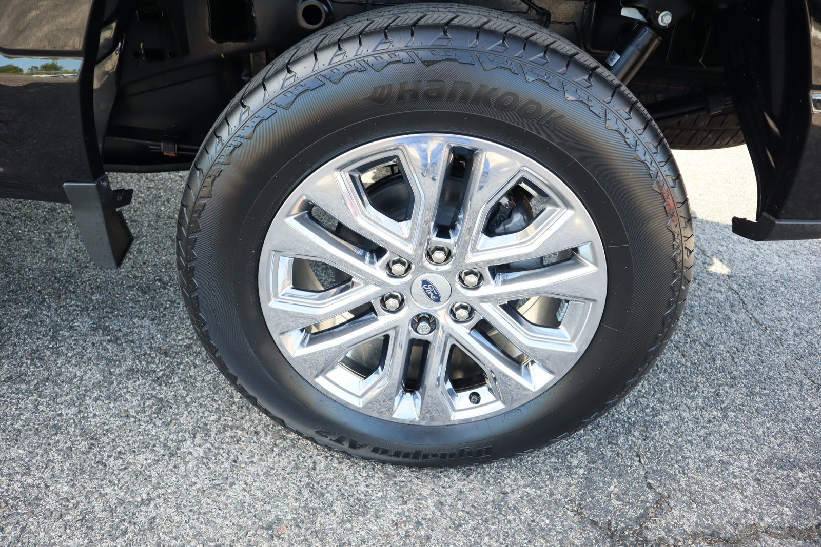 New 2025 Ford F150 Lariat w/ Equipment Group 501A Mid image 13