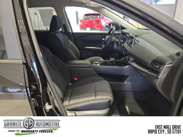 Used 2026 Nissan Rogue SV AWD/4WD image 36
