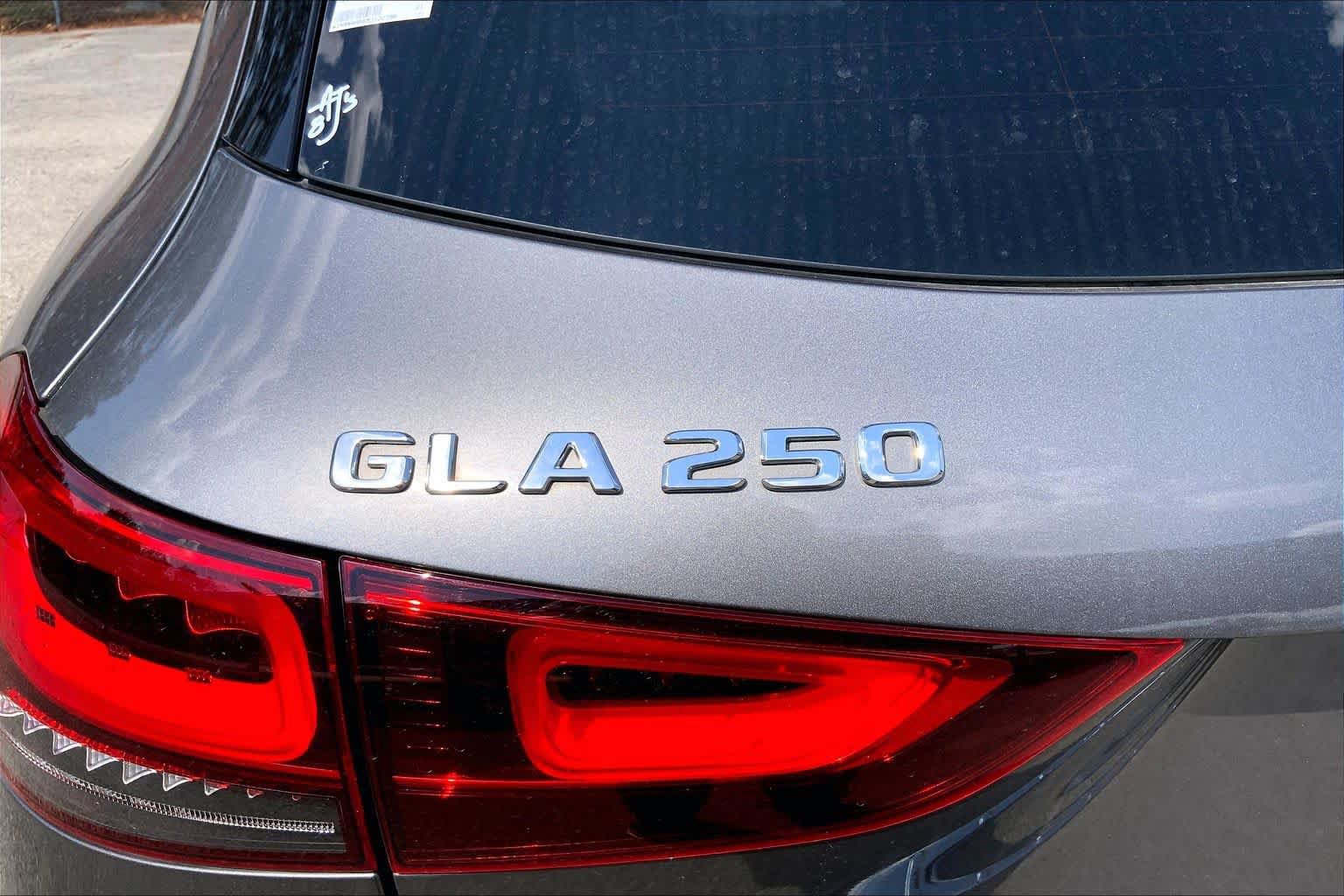 Used 2021 Mercedes-Benz GLA 250 4MATIC image 10