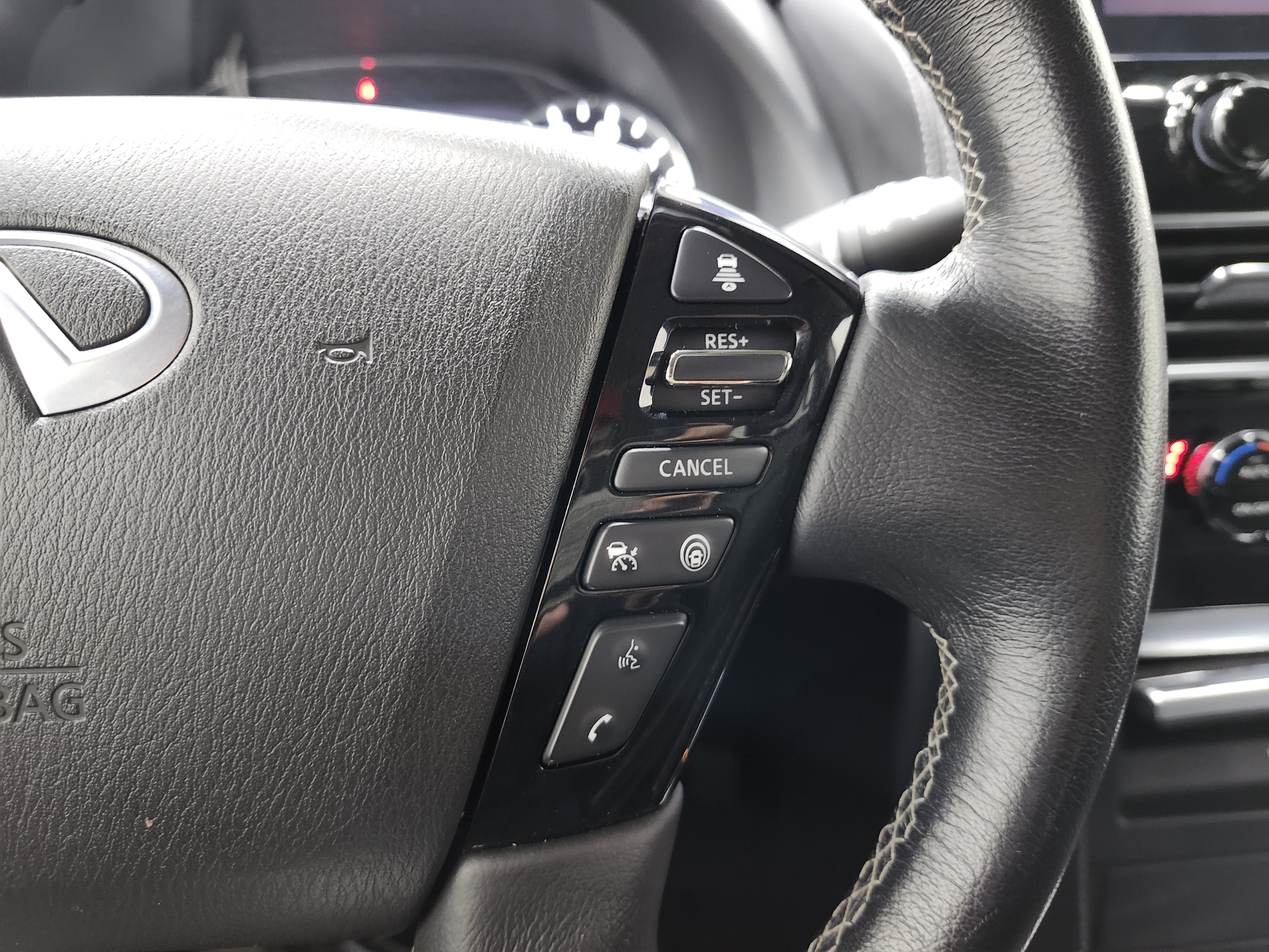 Used 2023 INFINITI QX80 Luxe w/ Cargo Package image 39