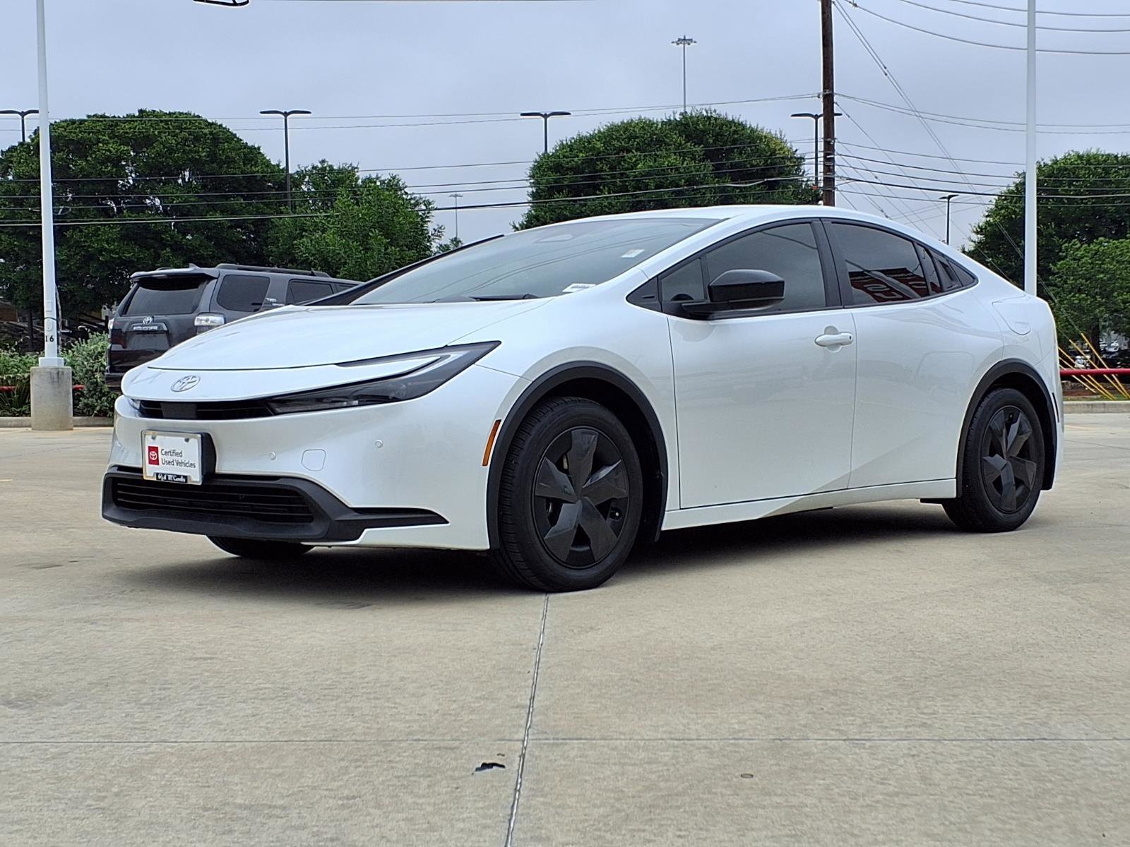 Used 2026 Toyota Prius LE FWD image 1