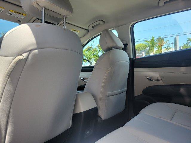 Used 2025 Hyundai Tucson SE FWD image 18