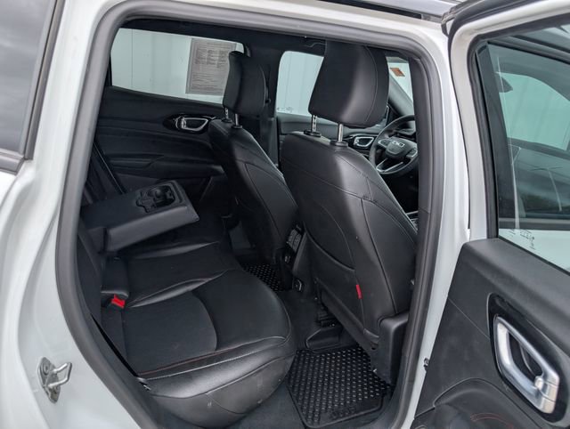 Used 2025 Jeep Compass Trailhawk AWD/4WD image 29