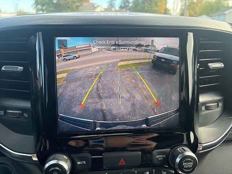 Used 2024 RAM 1500 Laramie AWD/4WD image 35