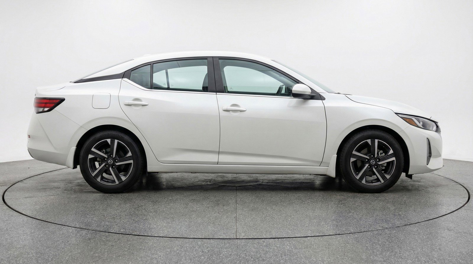 Used 2025 Nissan Sentra SV image 11