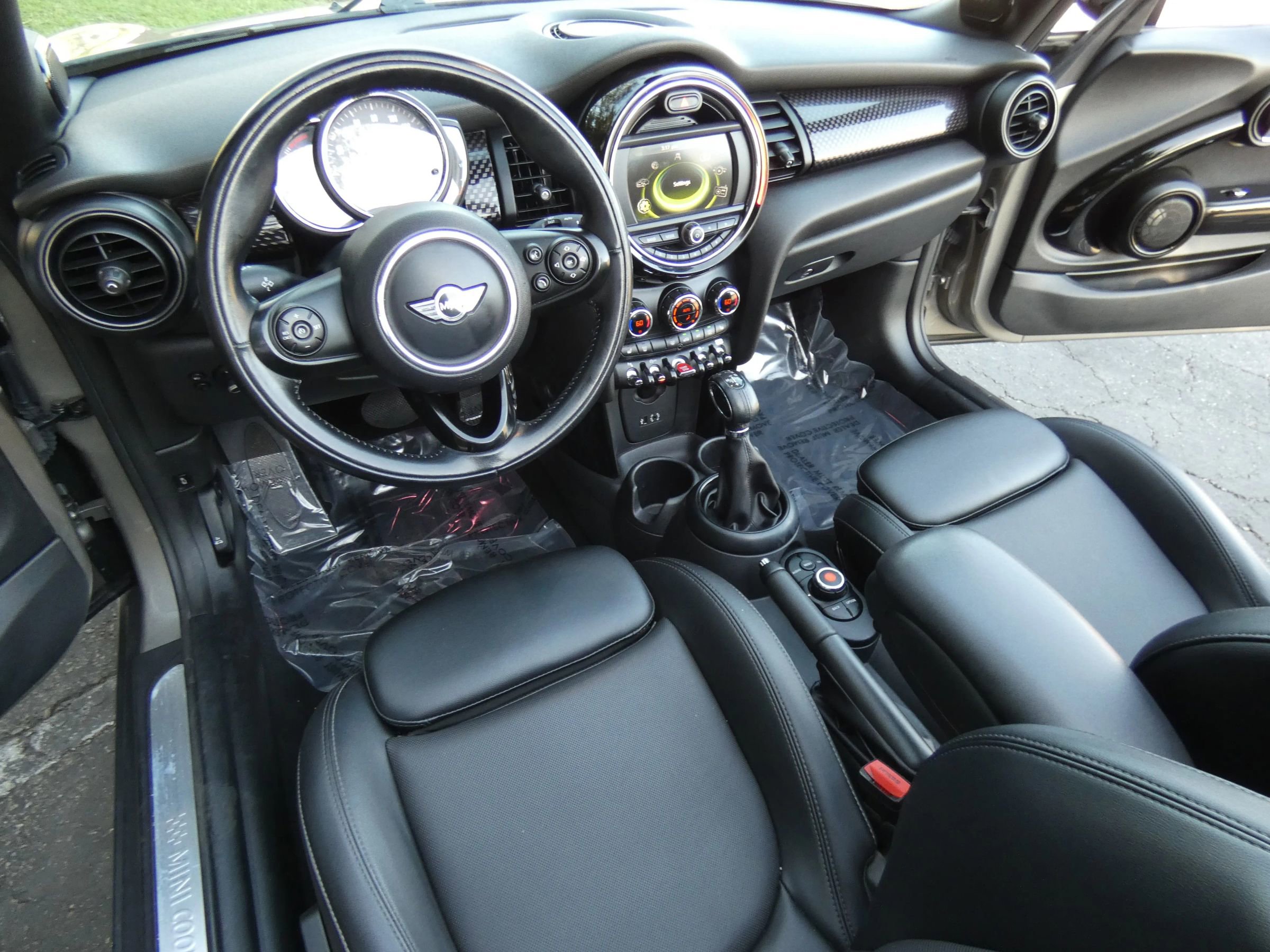 Used 2018 MINI Cooper S w/ Premium Package image 21