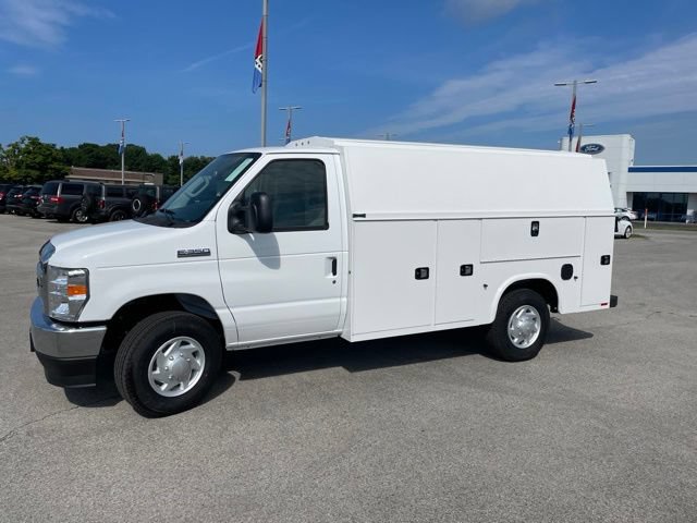 New 2027 Ford E-350 and Econoline 350 Super Duty w/ Power Equipment Group RWD image 4