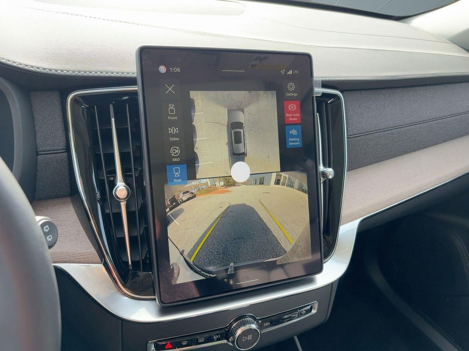 New 2026 Volvo XC90 T8 Plus w/ Protection Package image 24
