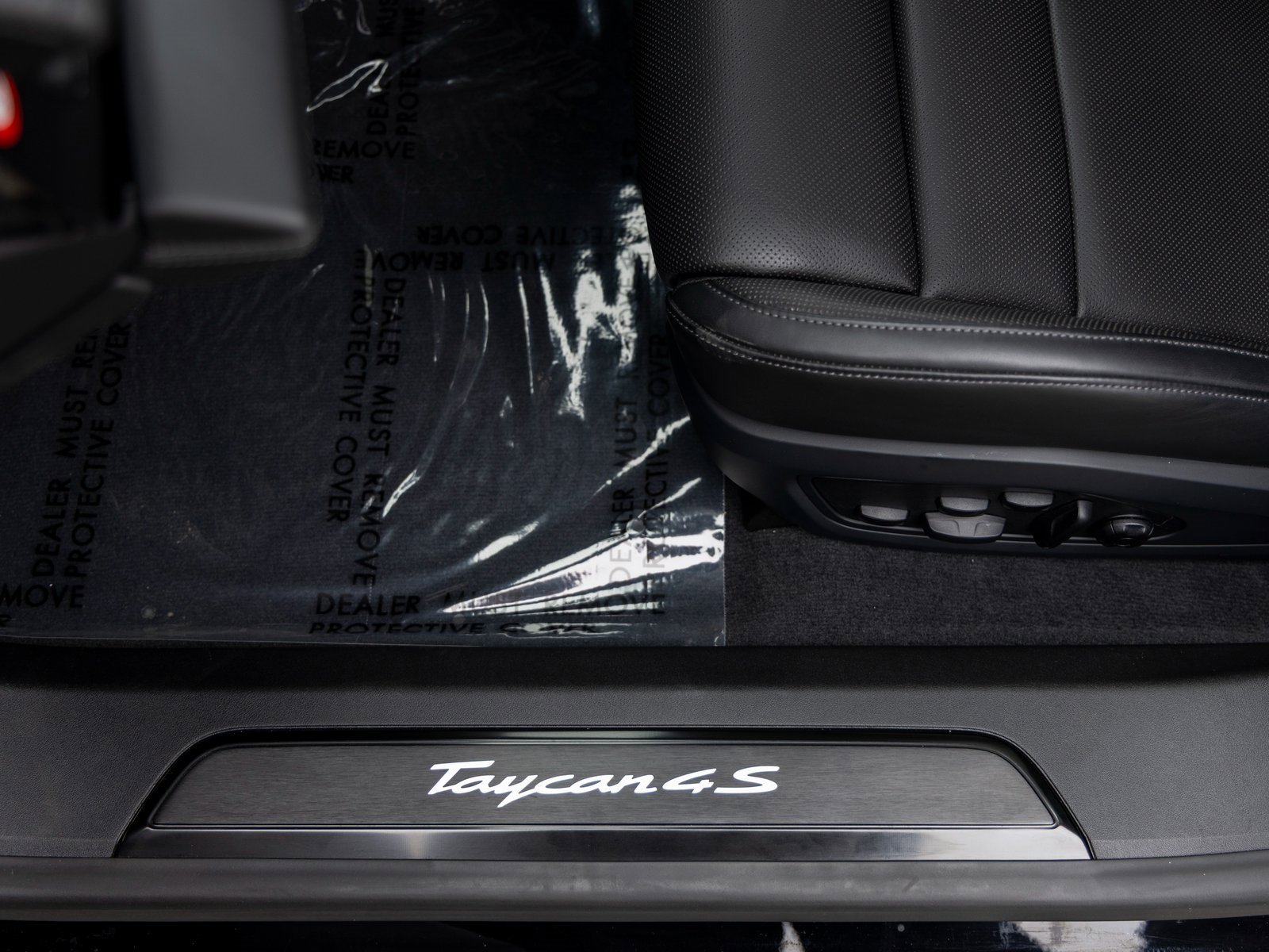 New 2025 Porsche Taycan 4S image 24