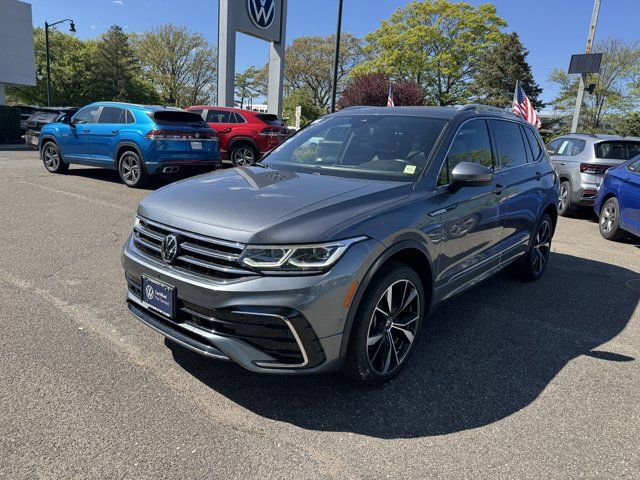 Used 2022 Volkswagen Tiguan SEL R-Line AWD/4WD image 8