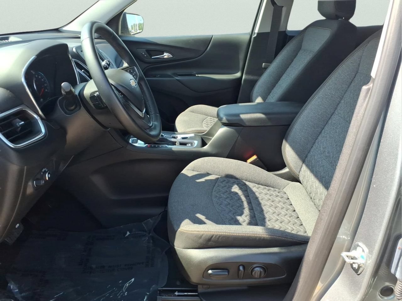 Used 2024 Chevrolet Equinox LT AWD/4WD image 18