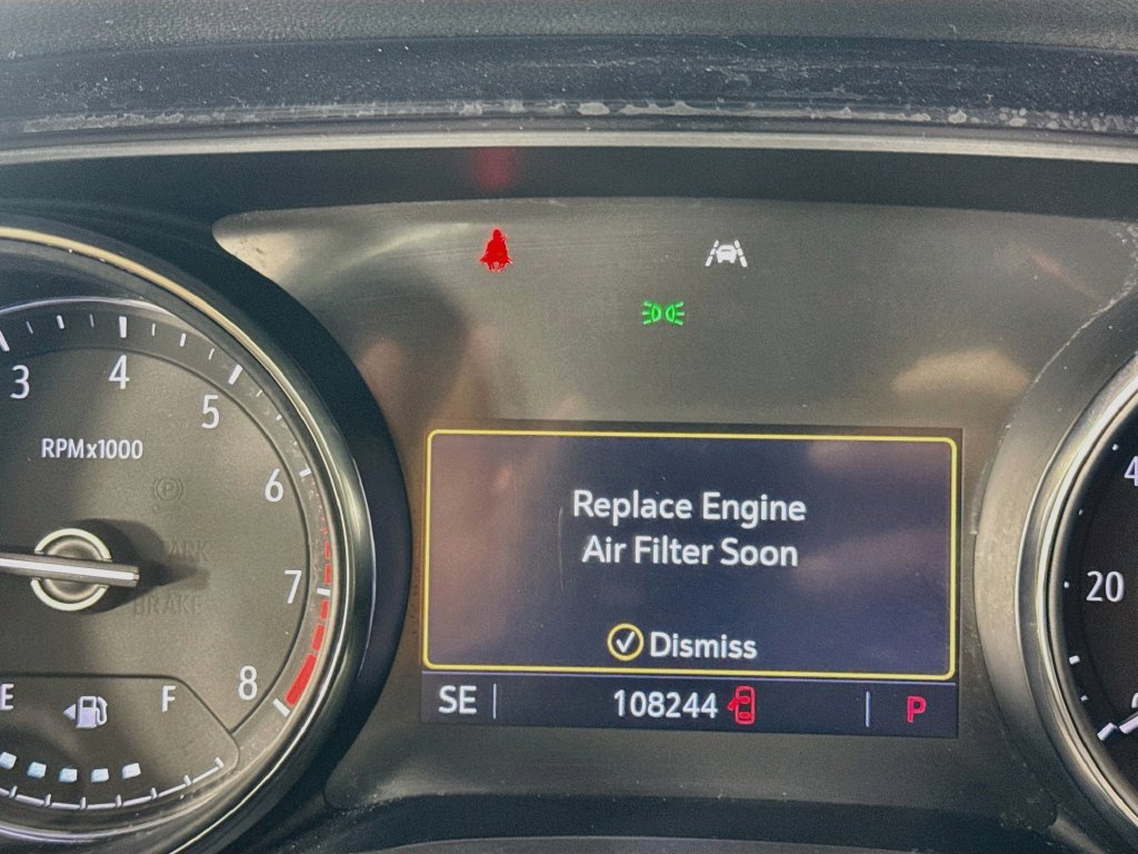Used 2021 Buick Encore GX Essence w/ Experience Buick Package FWD image 15