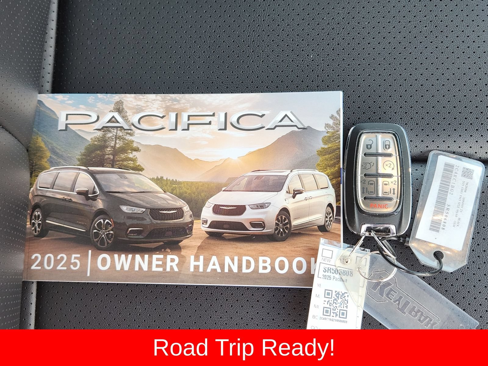 Used 2025 Chrysler Pacifica Select FWD image 43