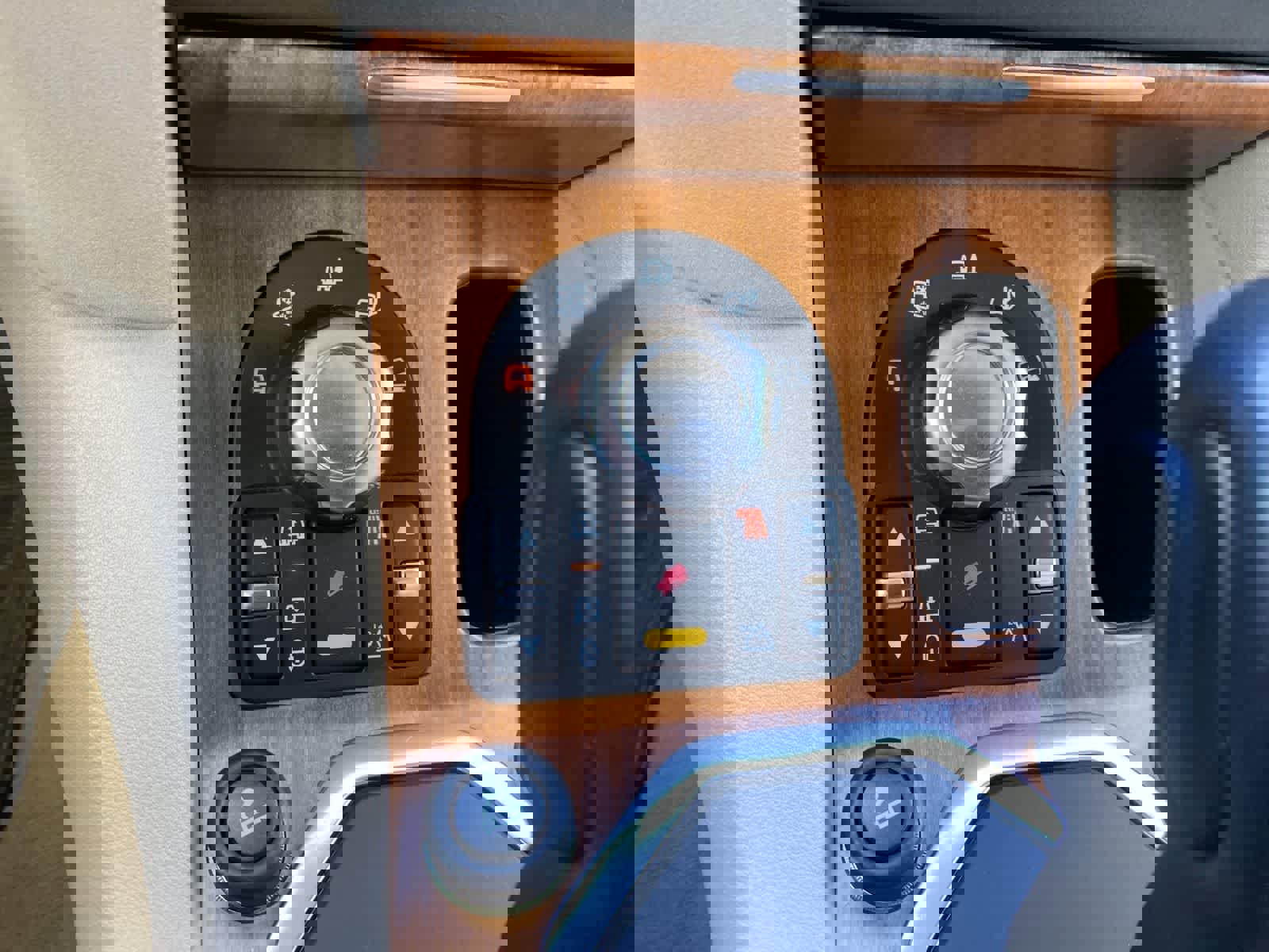 Used 2011 Land Rover LR4 HSE LUX image 18