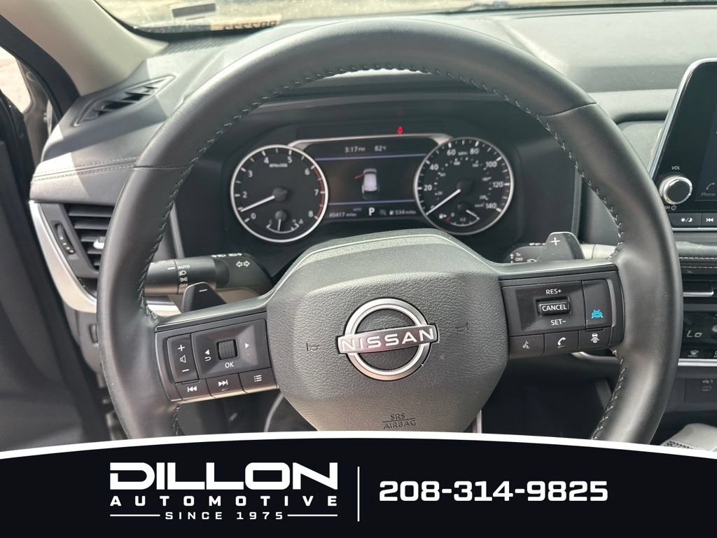 Used 2025 Nissan Rogue SV AWD/4WD image 2