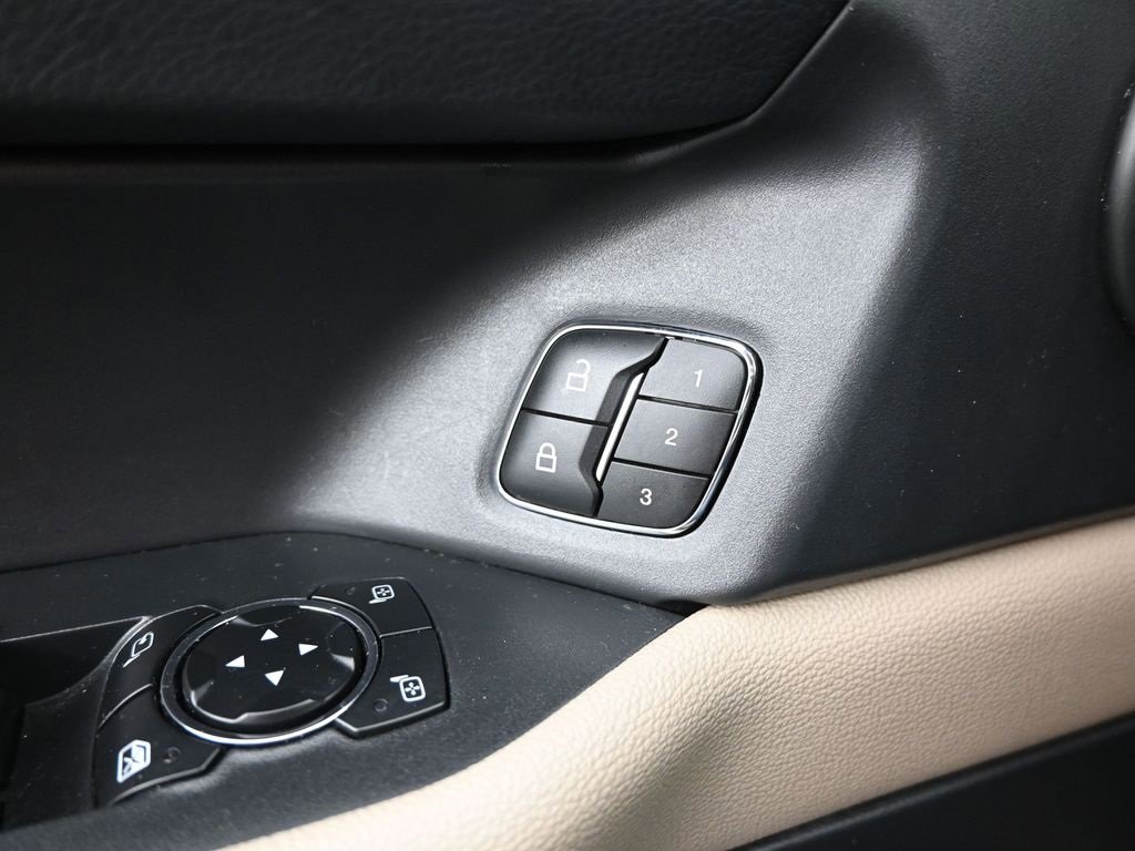 Used 2024 Ford Expedition Max XLT image 26