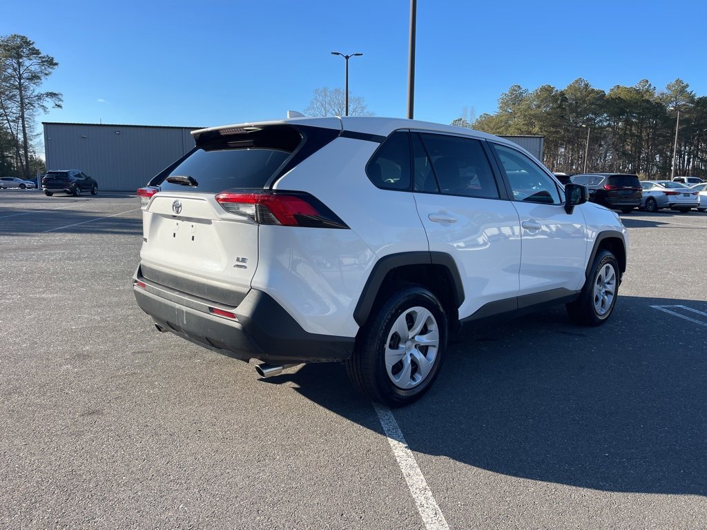 Used 2024 Toyota RAV4 LE image 5
