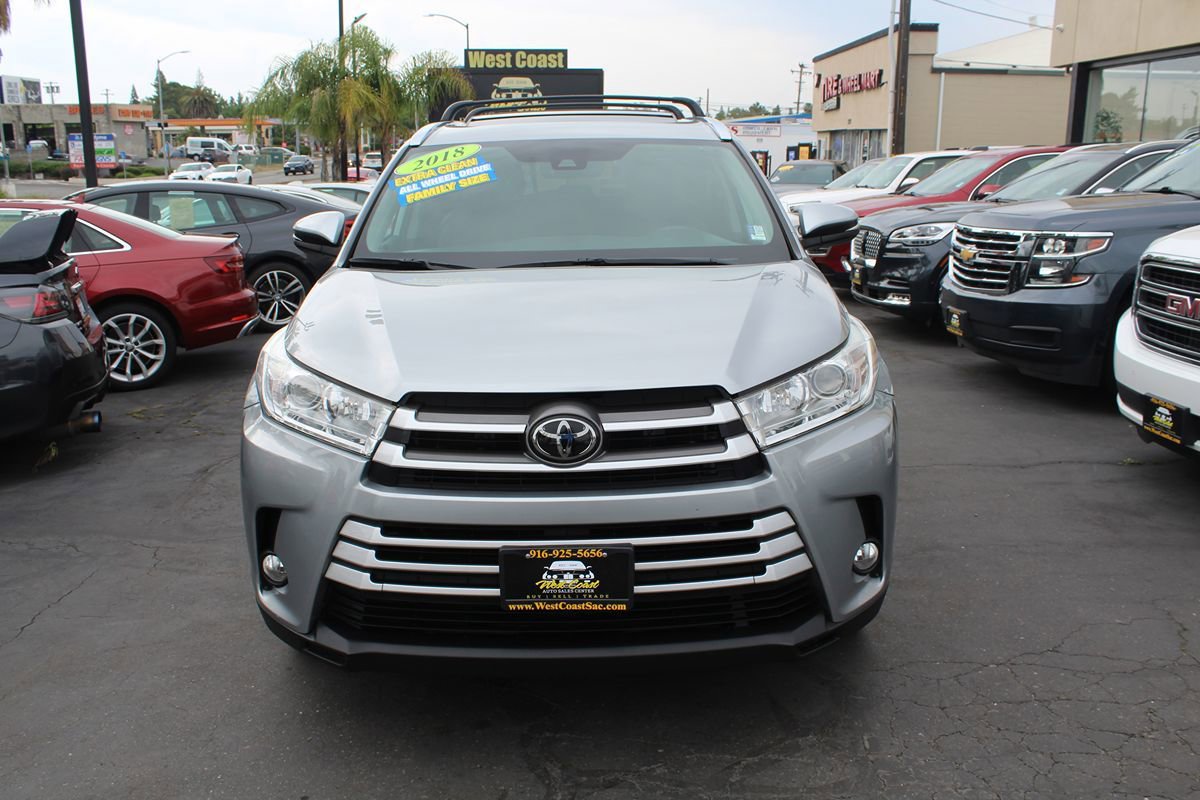 Used 2018 Toyota Highlander XLE AWD/4WD image 3